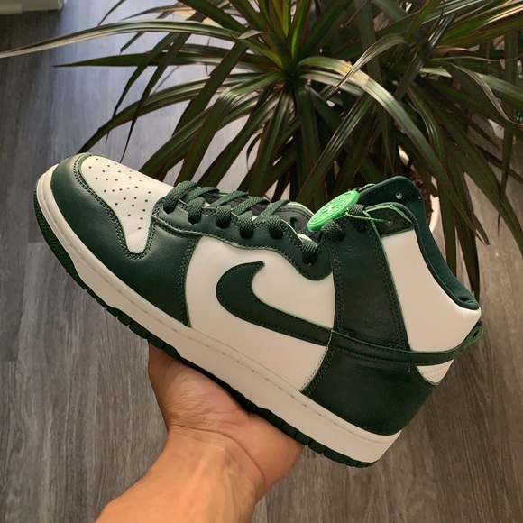 Full collection - Picture 5 of 7